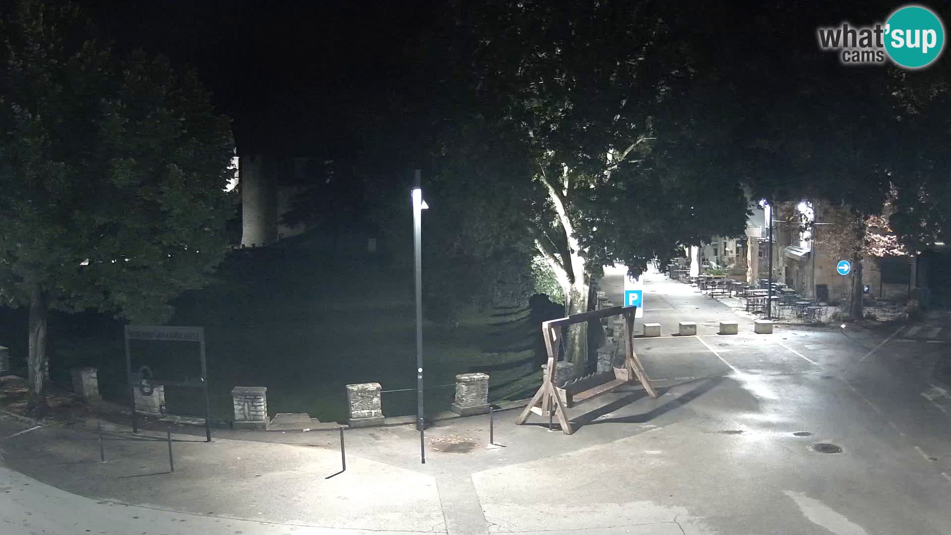 Uživo Svetvinčenat – pogled na dvorac Morosini Grimani – Istra