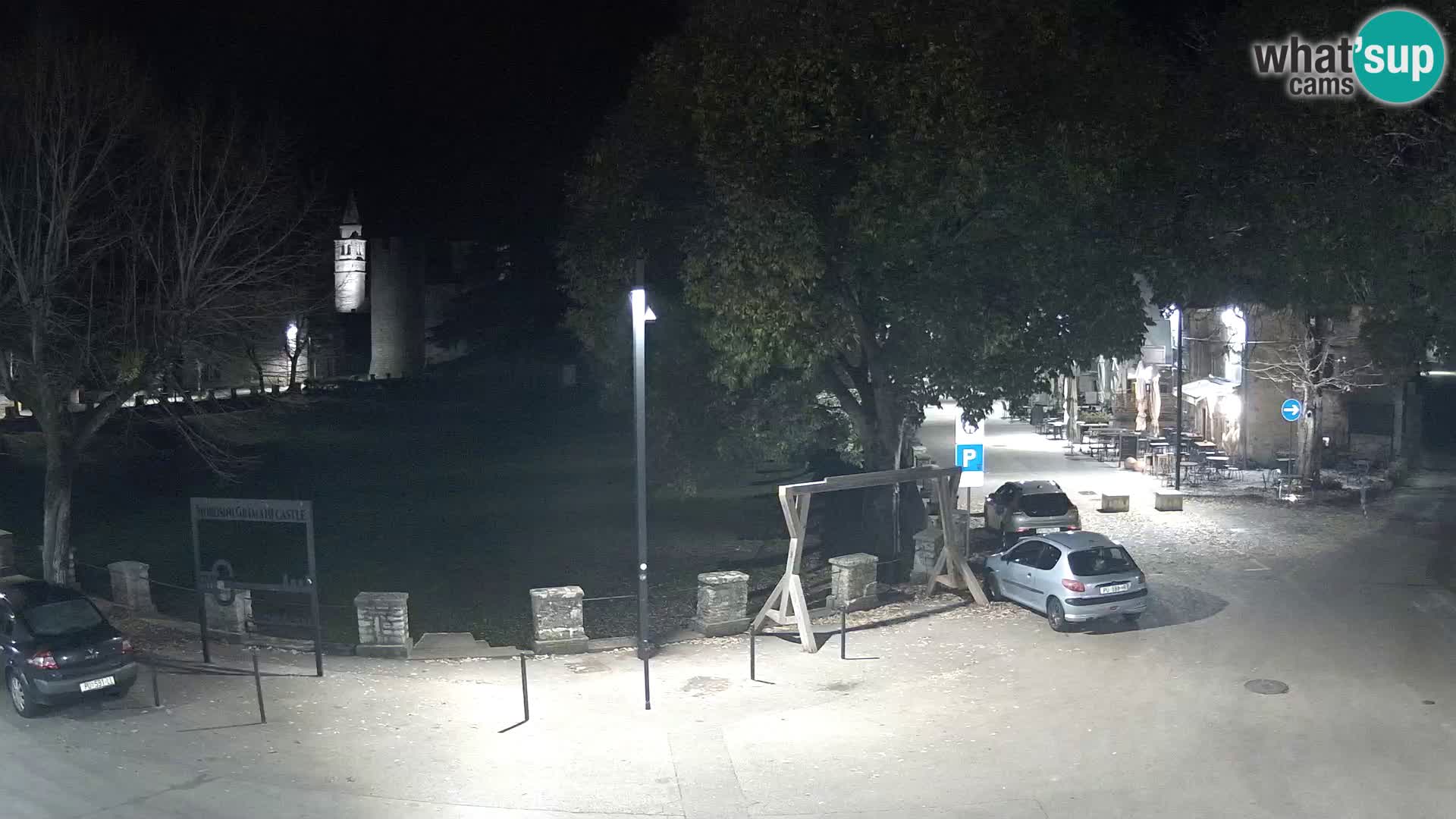 Live Svetvinčenat – Blick auf Schloss Morosini Grimani – Istrien – Kroatien