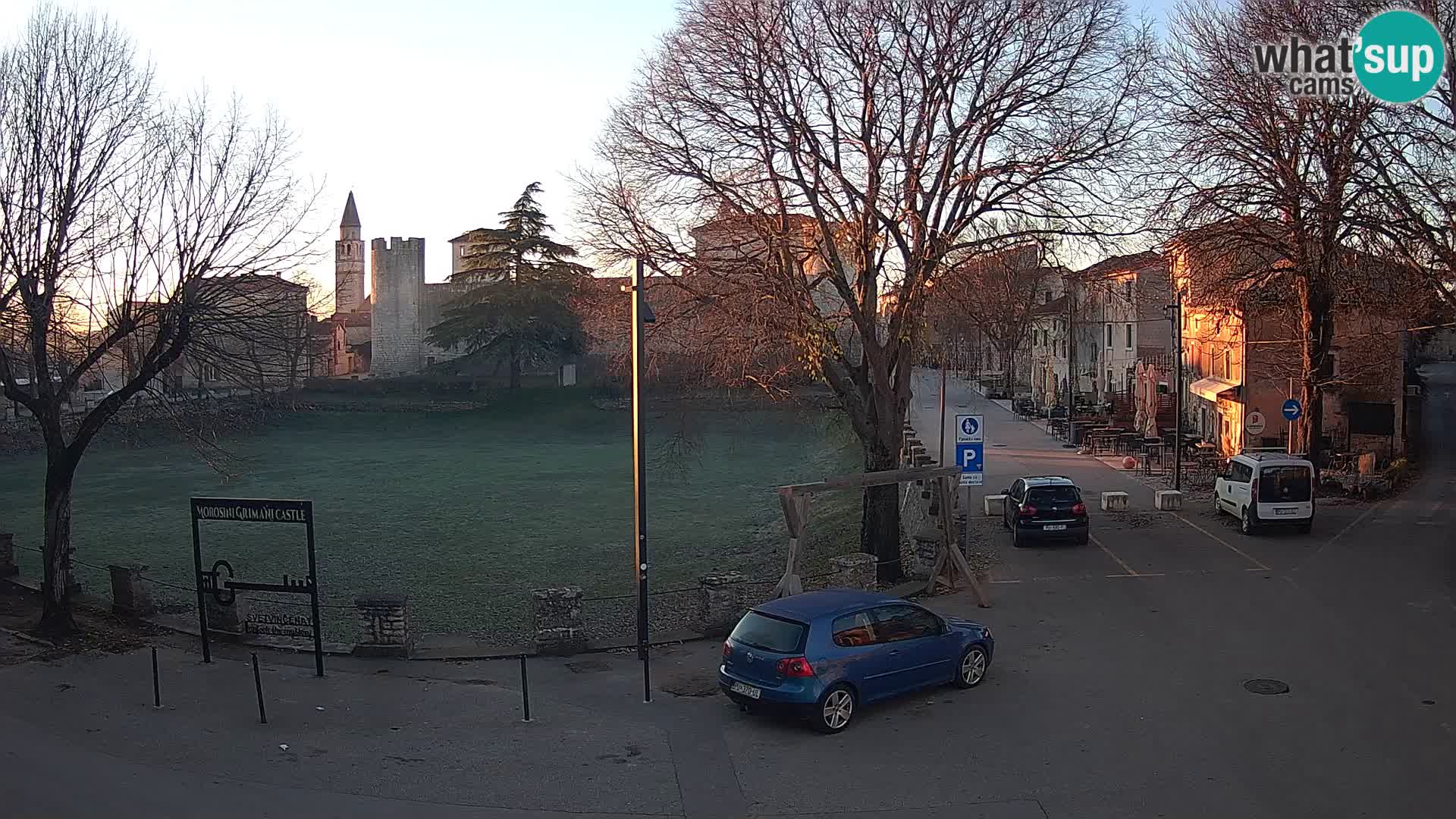 Uživo Svetvinčenat – pogled na dvorac Morosini Grimani – Istra