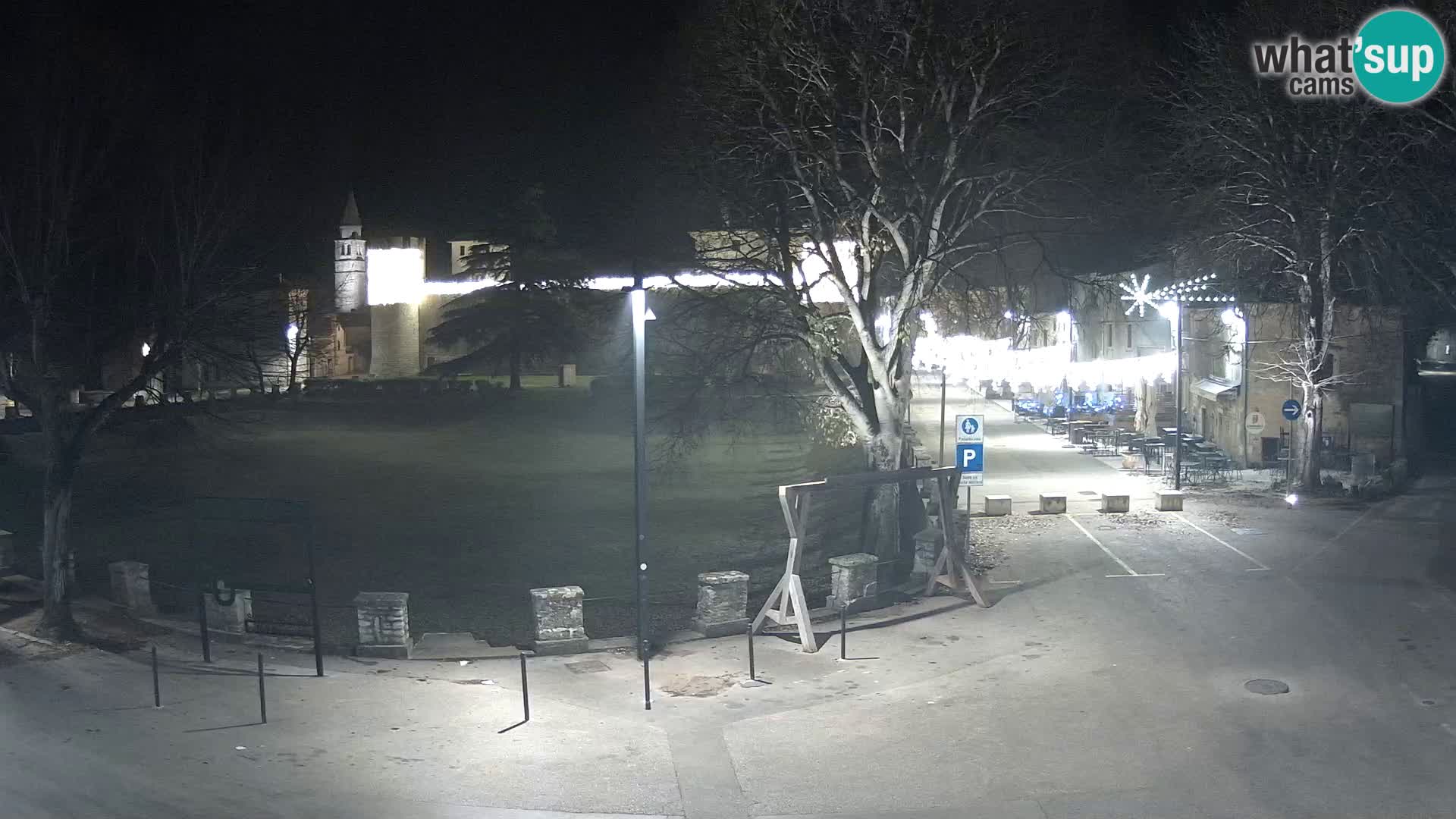 Svetvinčenat v živo – pogled na grad Morosini Grimani – Istra – Hrvaška