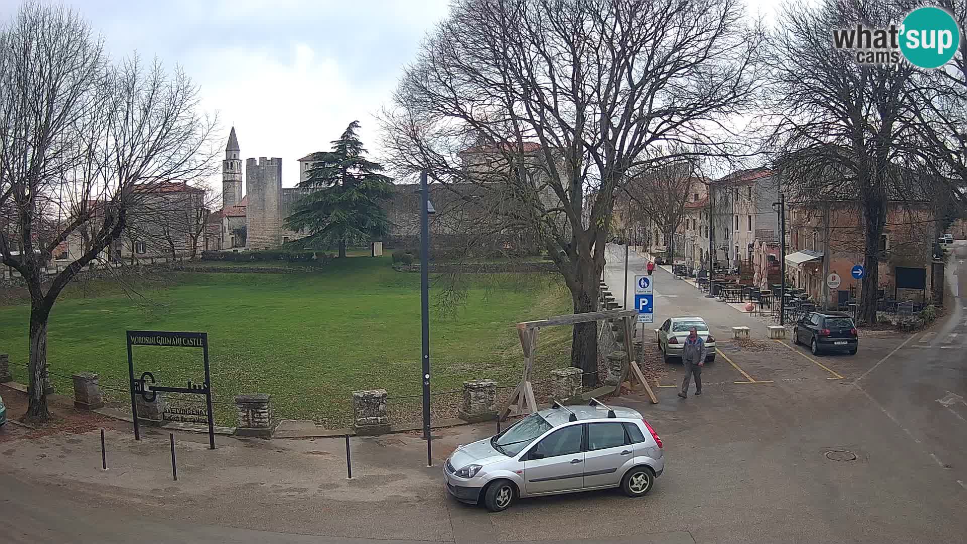Live Svetvinčenat (Sanvincenti) – vista sul castello Morosini Grimani – Istria – Croazia