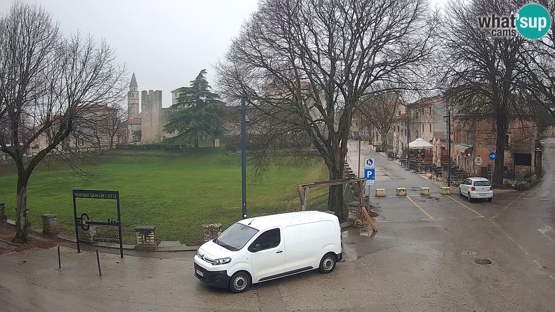 Uživo Svetvinčenat – pogled na dvorac Morosini Grimani – Istra