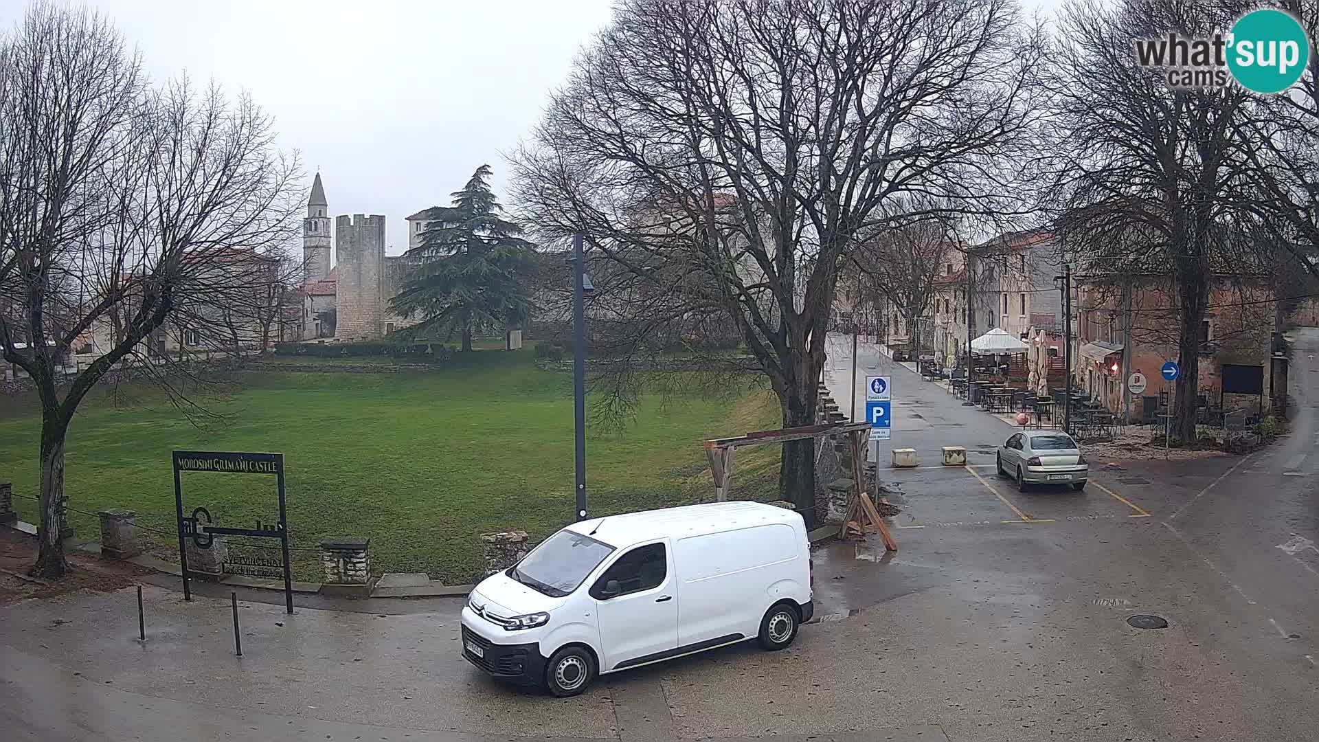 Uživo Svetvinčenat – pogled na dvorac Morosini Grimani – Istra