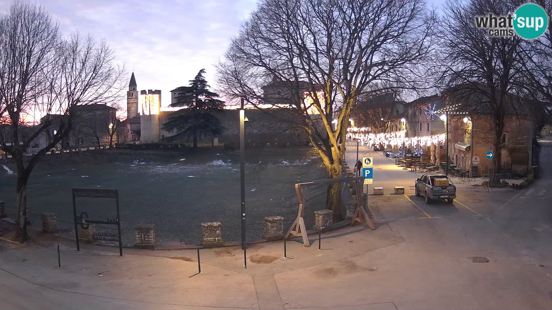 Live Svetvinčenat – Blick auf Schloss Morosini Grimani – Istrien – Kroatien