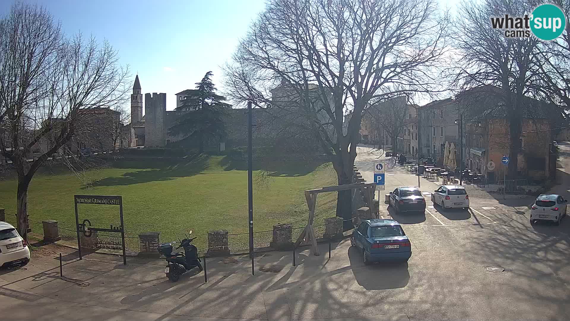 Live Svetvinčenat – Blick auf Schloss Morosini Grimani – Istrien – Kroatien