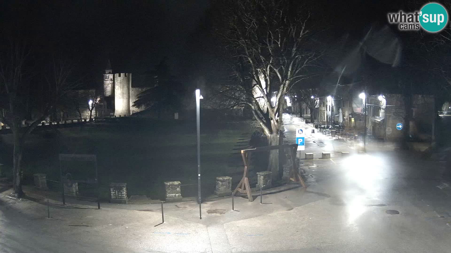 Live Svetvinčenat – Blick auf Schloss Morosini Grimani – Istrien – Kroatien