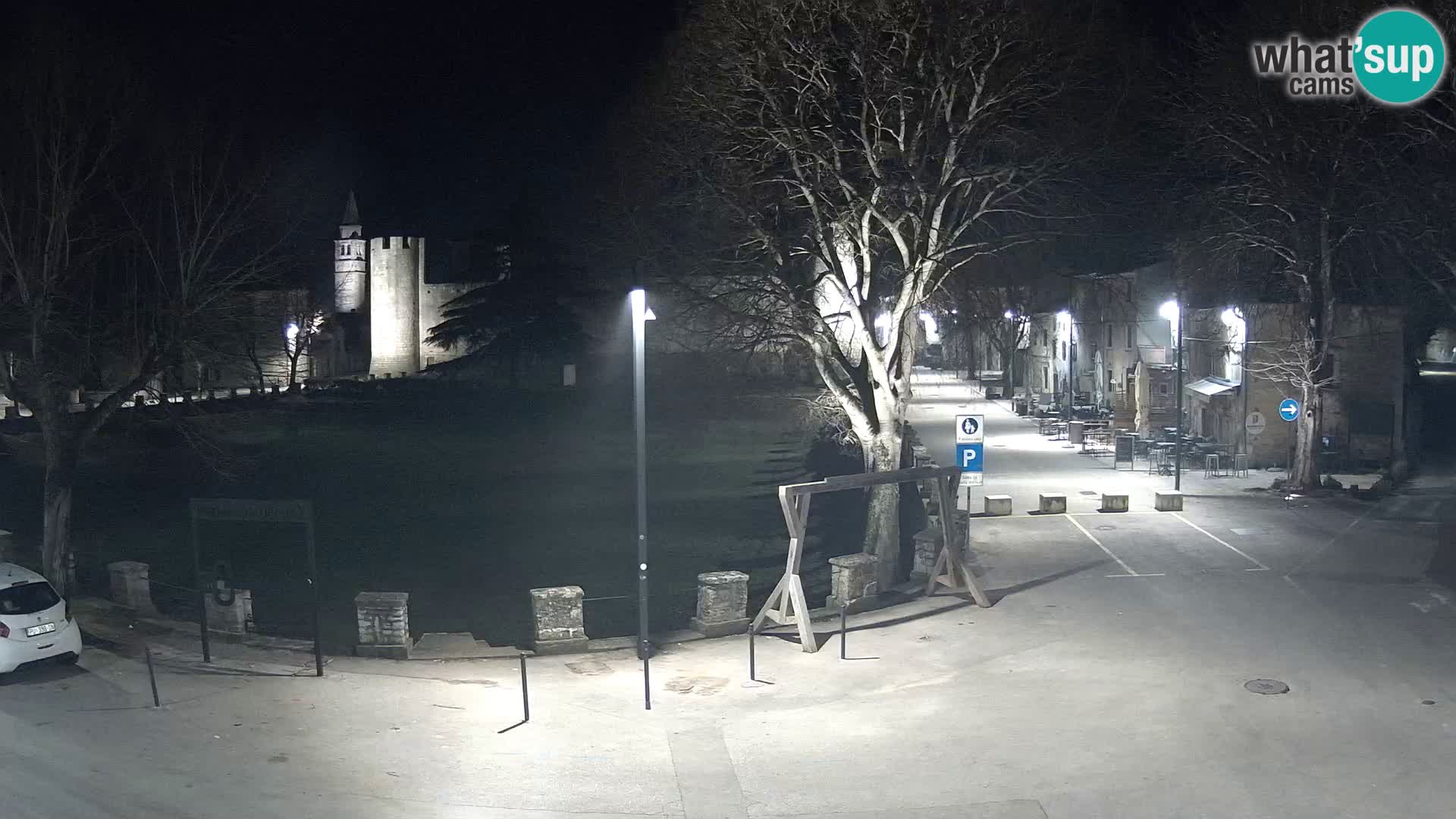 Uživo Svetvinčenat – pogled na dvorac Morosini Grimani – Istra