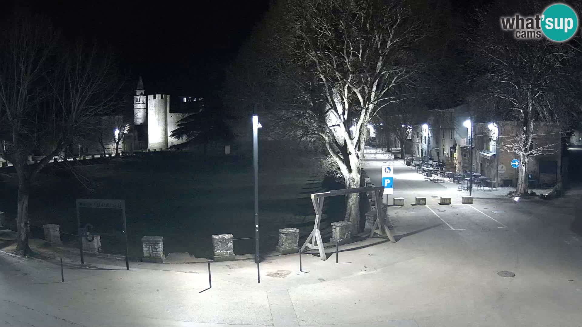 Svetvinčenat v živo – pogled na grad Morosini Grimani – Istra – Hrvaška