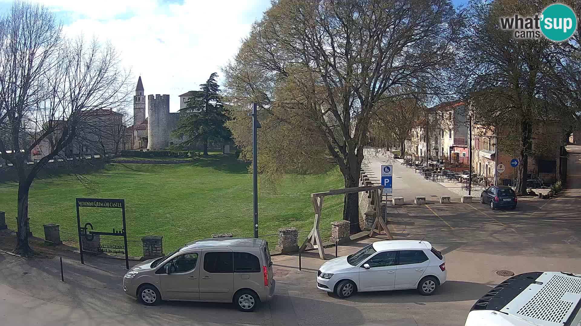 Svetvinčenat v živo – pogled na grad Morosini Grimani – Istra – Hrvaška