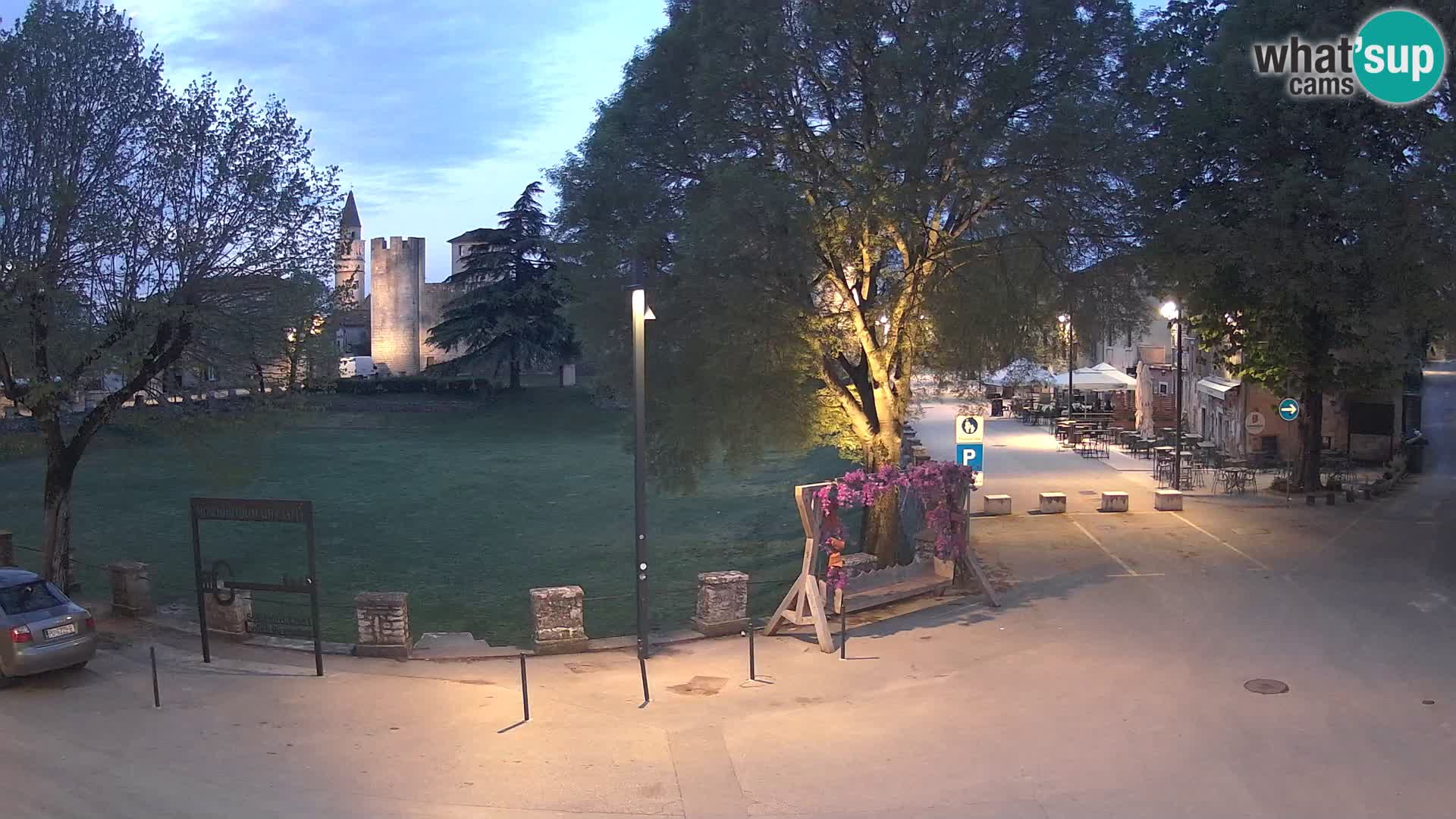 Uživo Svetvinčenat – pogled na dvorac Morosini Grimani – Istra