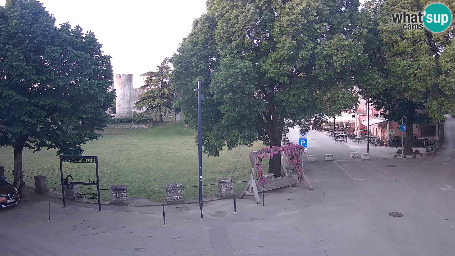 Live Svetvinčenat – vue sur le château Morosini Grimani – Istrie – Croatie