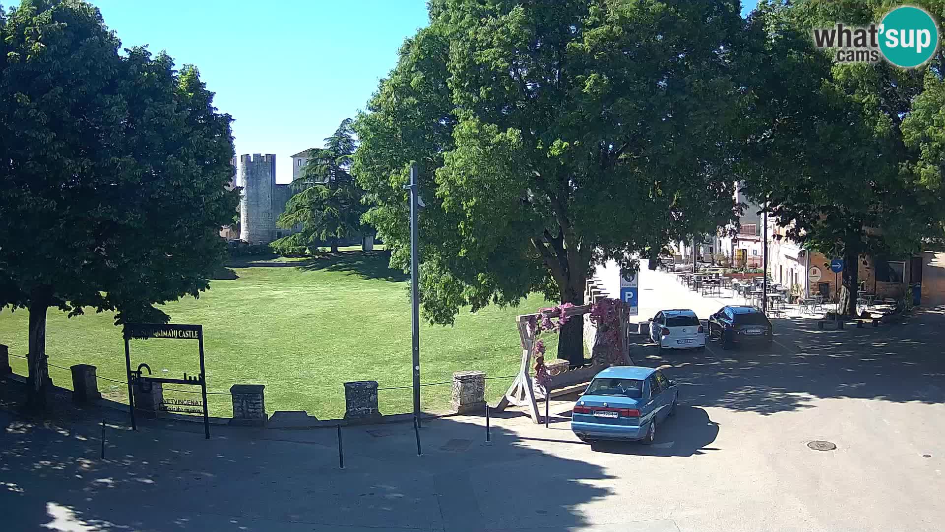 Uživo Svetvinčenat – pogled na dvorac Morosini Grimani – Istra