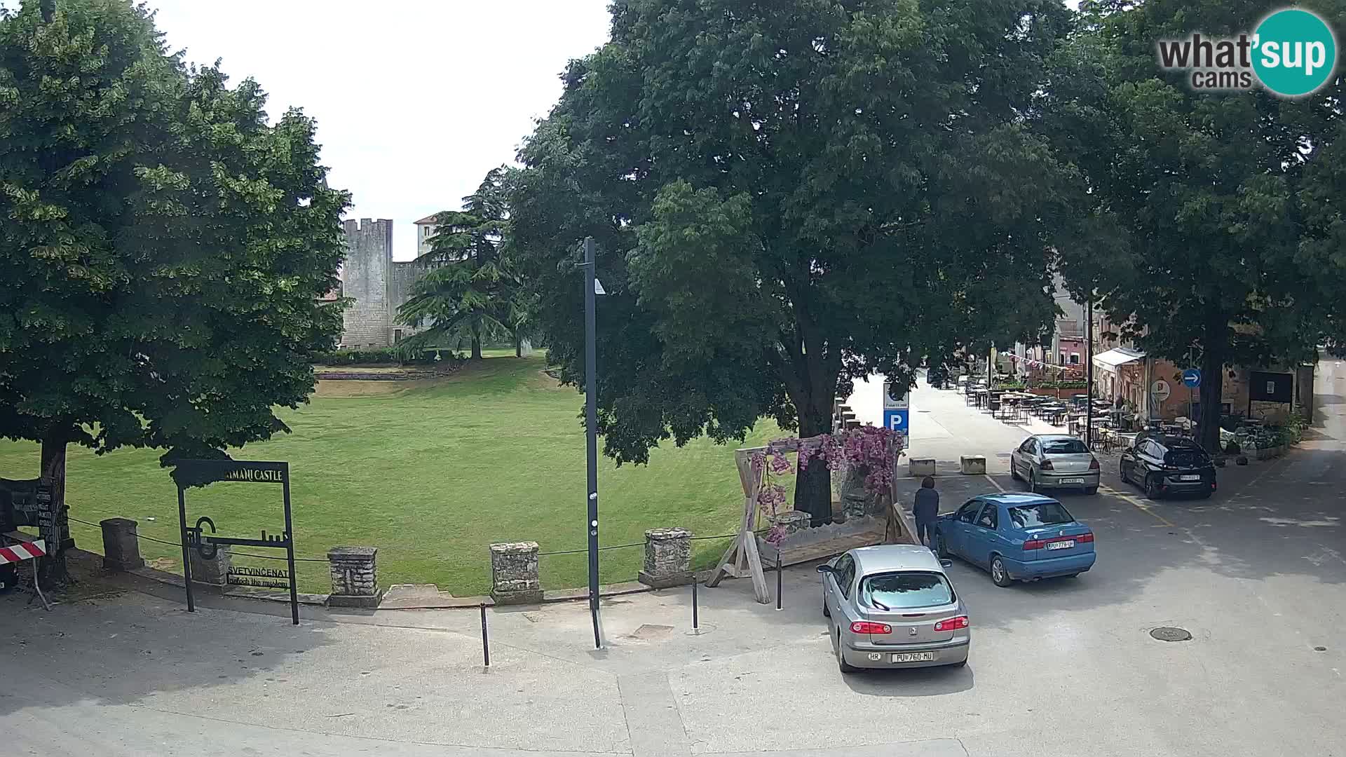 Uživo Svetvinčenat – pogled na dvorac Morosini Grimani – Istra