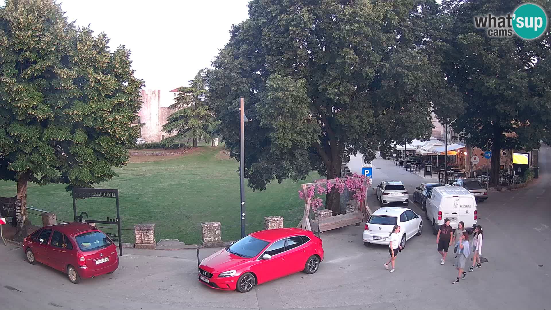 Svetvinčenat v živo – pogled na grad Morosini Grimani – Istra – Hrvaška