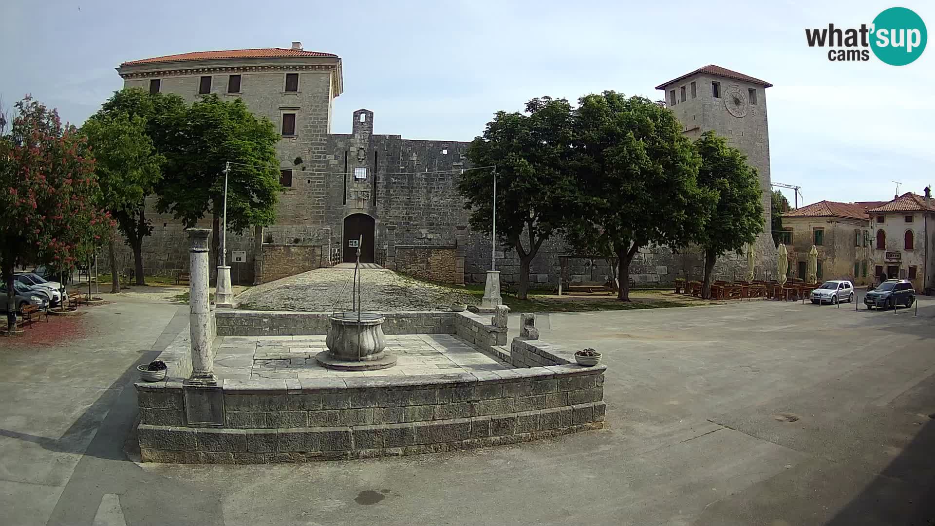 Webcam Svetvinčenat – die Burg und Brunnen – Istrien – Kroatien
