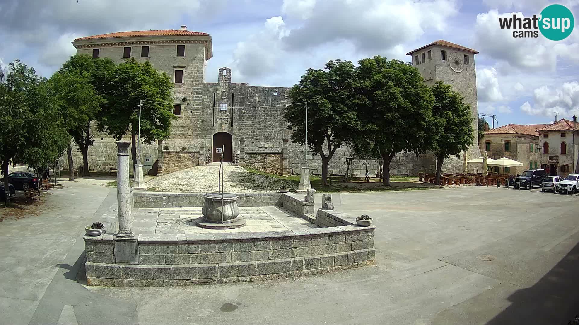 Webcam Svetvinčenat – el castillo y el pozo – Istria – Croacia