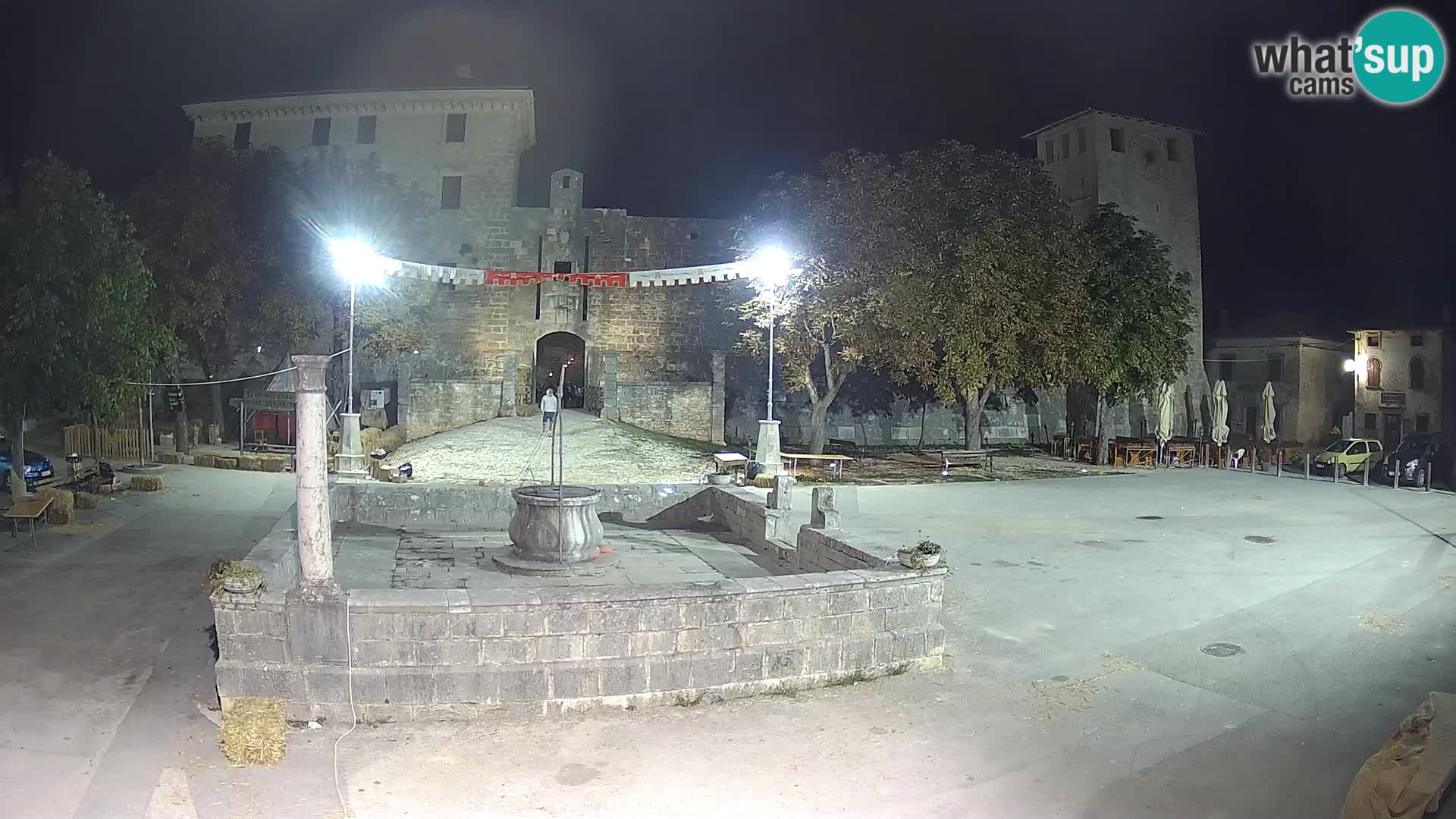 Webcam Svetvinčenat – die Burg und Brunnen – Istrien – Kroatien