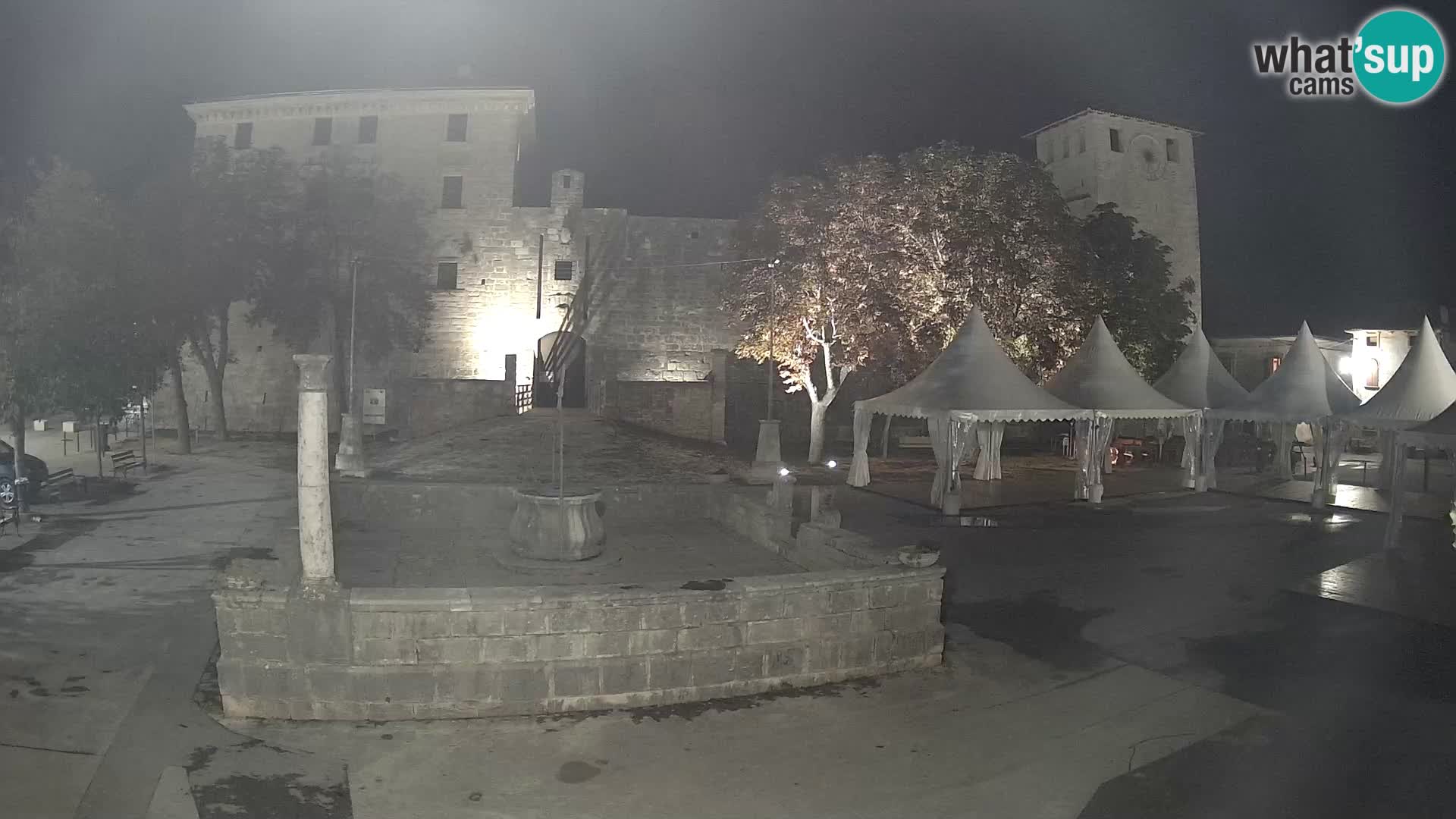 Webcam Svetvinčenat – die Burg und Brunnen – Istrien – Kroatien