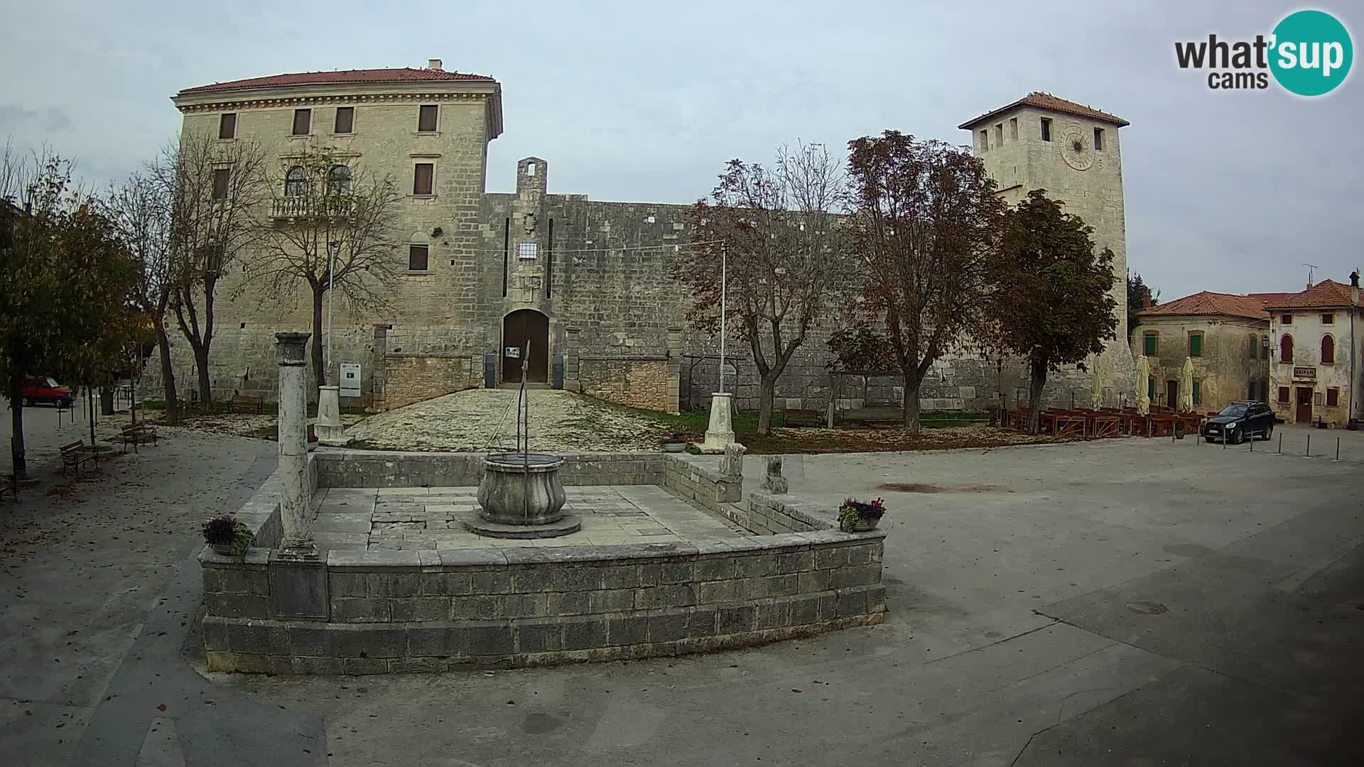 Webcam Svetvinčenat – die Burg und Brunnen – Istrien – Kroatien