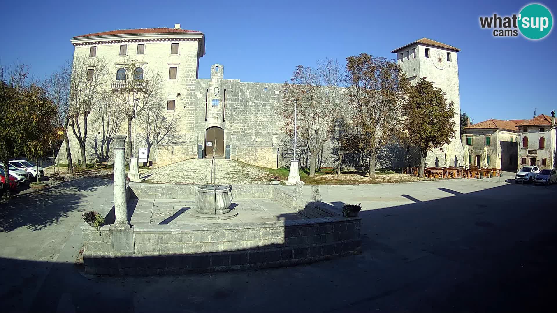 Webcam Svetvinčenat – die Burg und Brunnen – Istrien – Kroatien