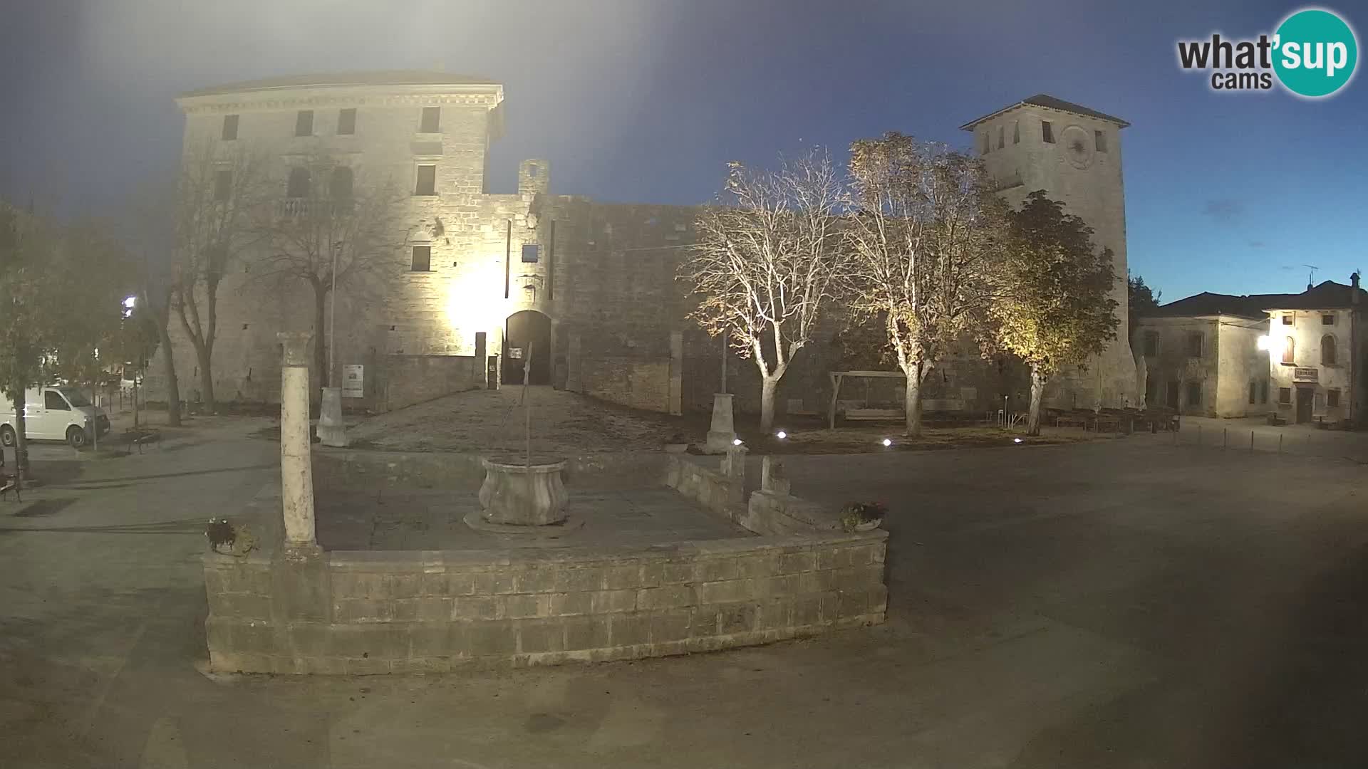 Webcam Svetvinčenat – die Burg und Brunnen – Istrien – Kroatien