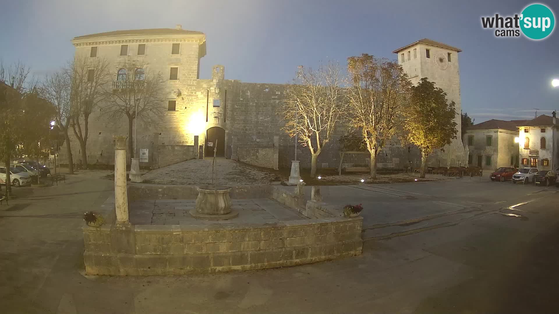 Webcam Svetvinčenat – die Burg und Brunnen – Istrien – Kroatien