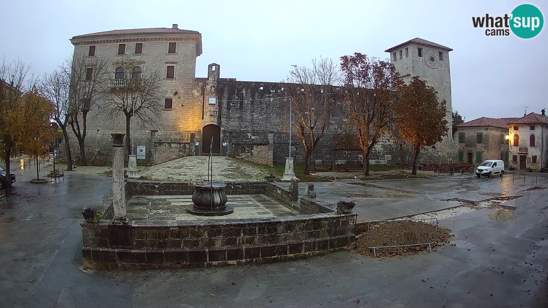 Webcam Svetvinčenat – el castillo y el pozo – Istria – Croacia