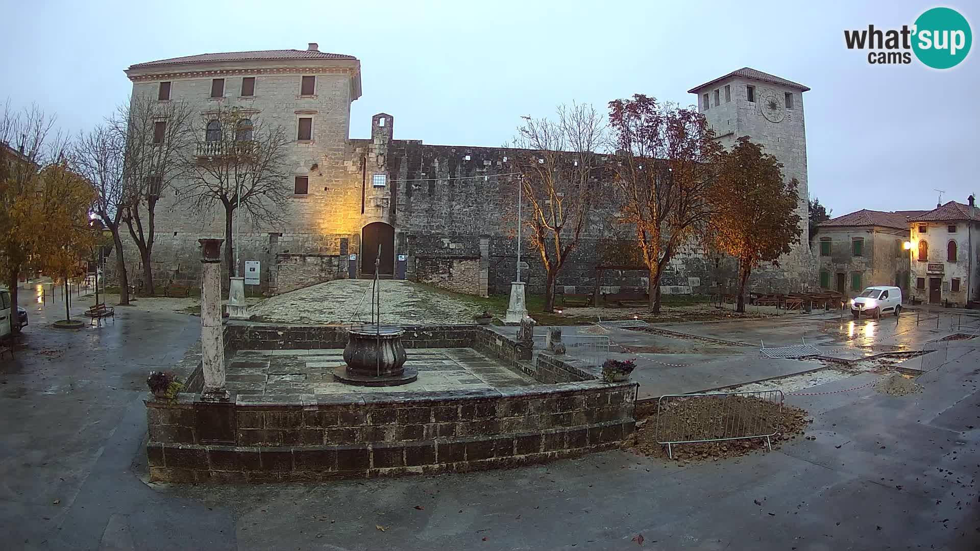 Webcam Svetvinčenat – el castillo y el pozo – Istria – Croacia