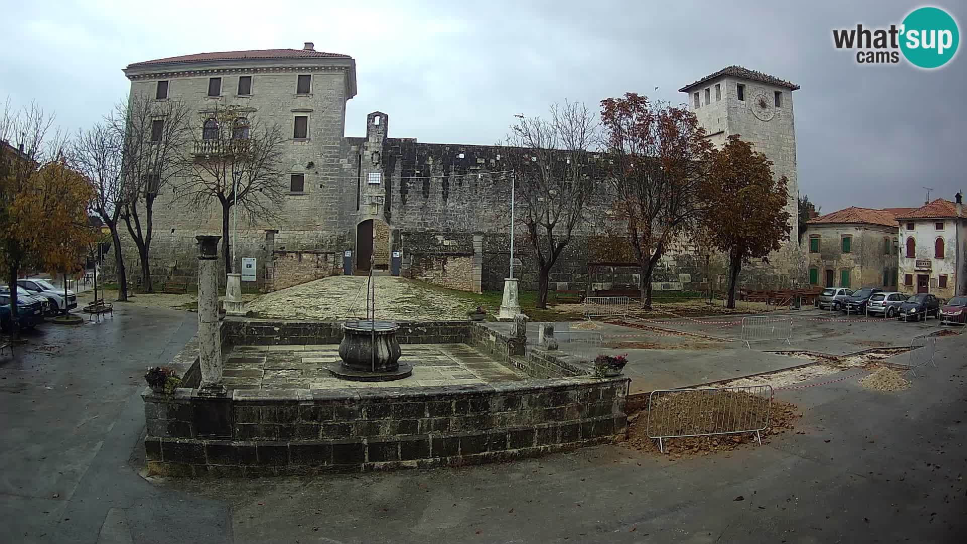 Webcam Svetvinčenat – el castillo y el pozo – Istria – Croacia