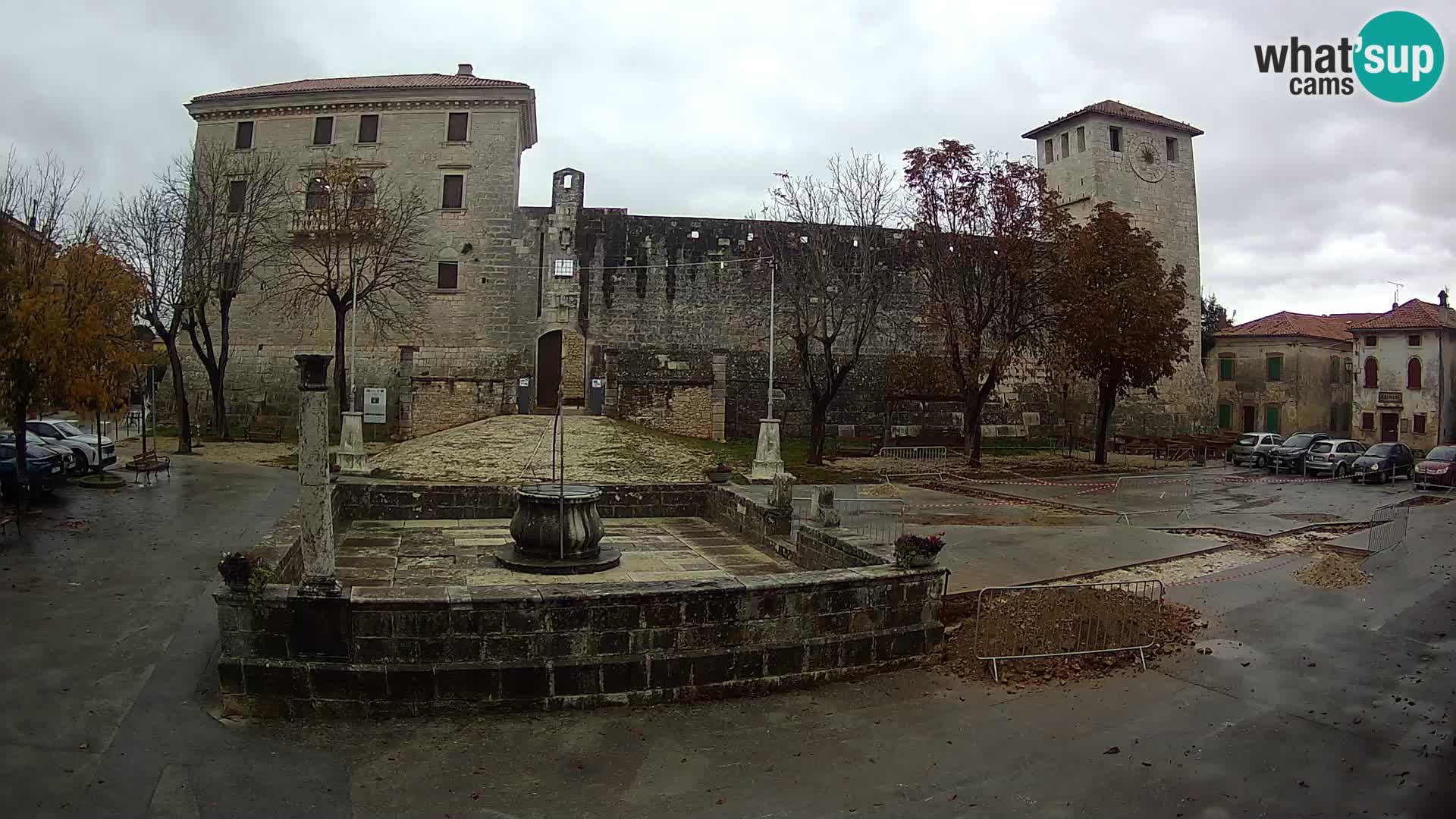 Webcam Svetvinčenat (Sanvincenti) – il castello e il pozzo – Istria – Croazia