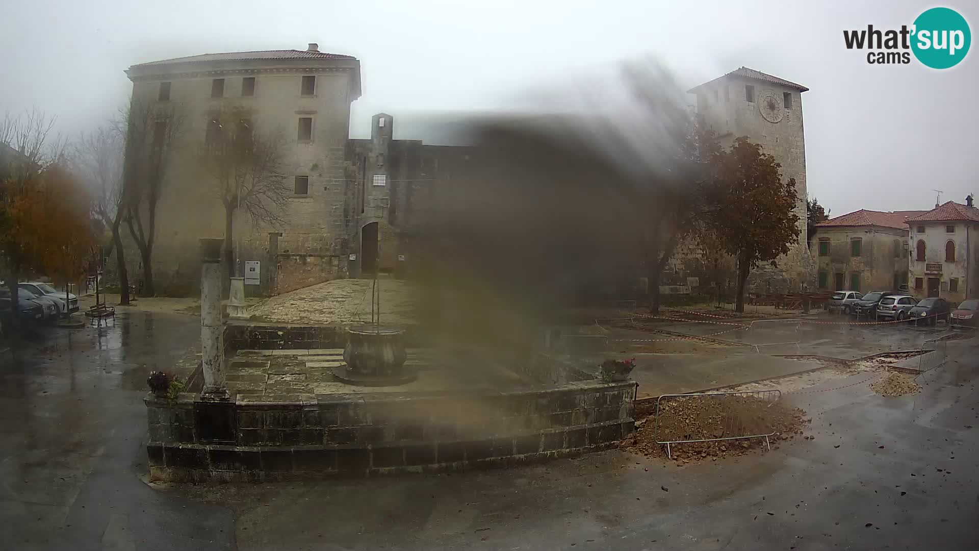 Webcam Svetvinčenat – die Burg und Brunnen – Istrien – Kroatien