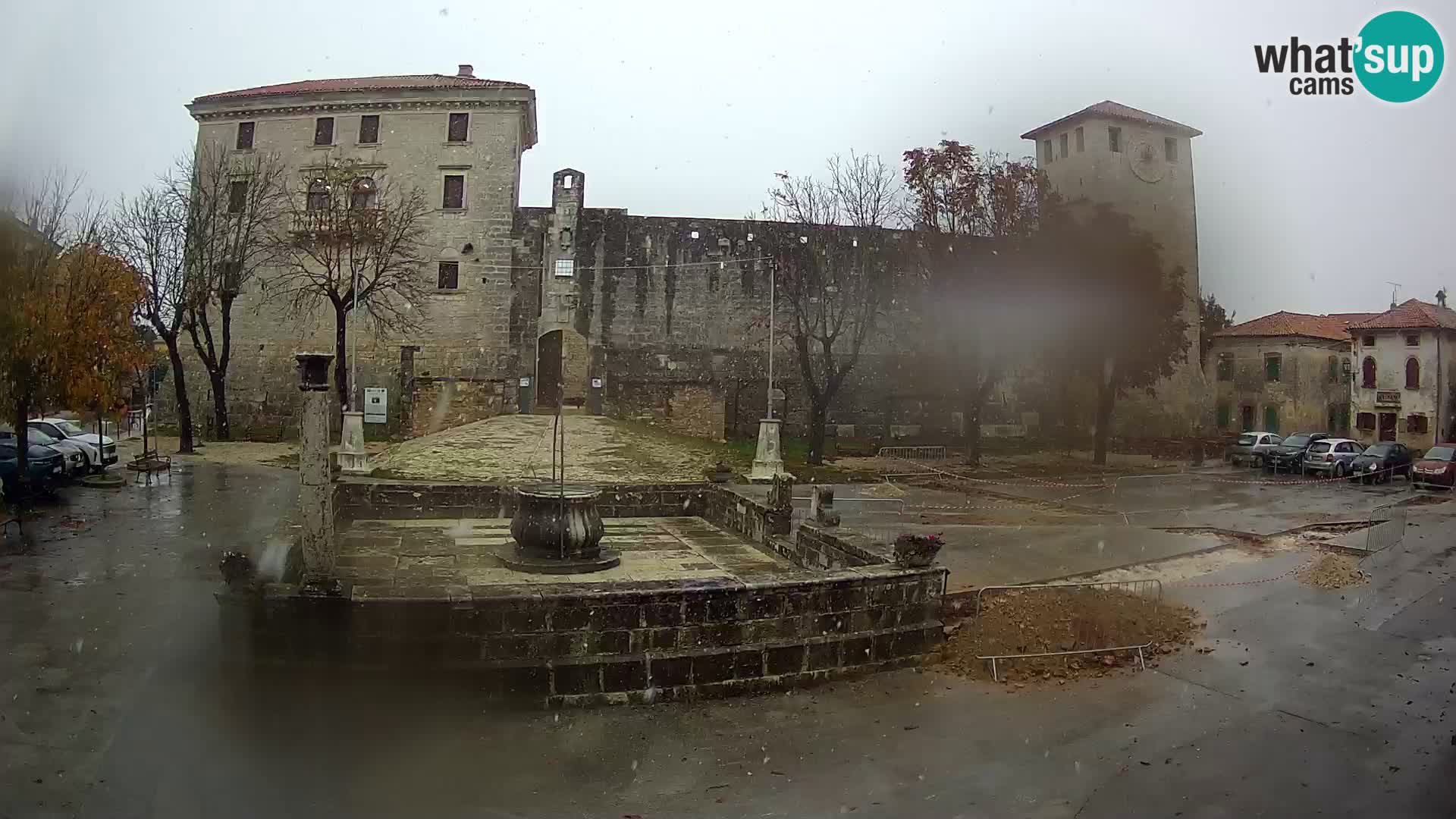 Webcam Svetvinčenat (Sanvincenti) – il castello e il pozzo – Istria – Croazia