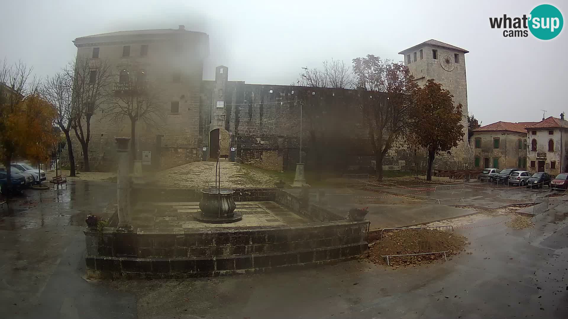 Webcam Svetvinčenat – die Burg und Brunnen – Istrien – Kroatien