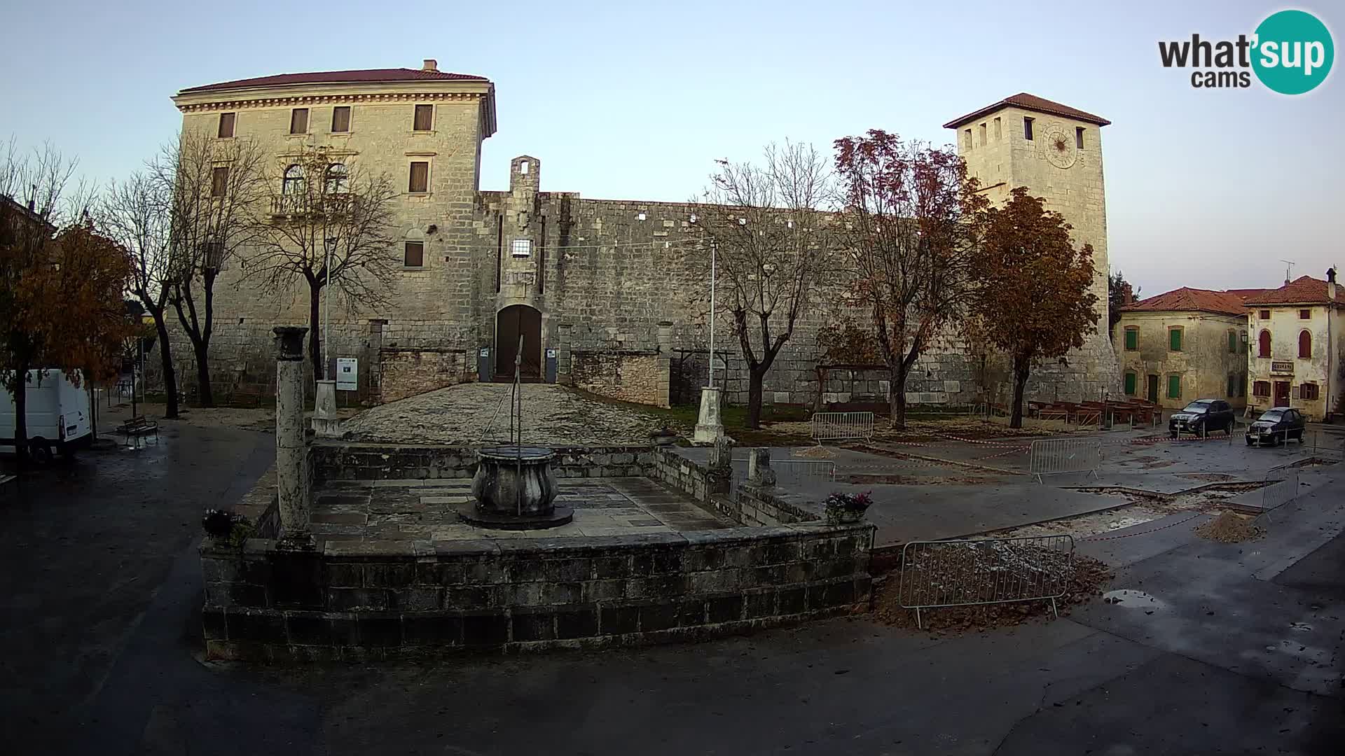 Webcam Svetvinčenat (Sanvincenti) – il castello e il pozzo – Istria – Croazia