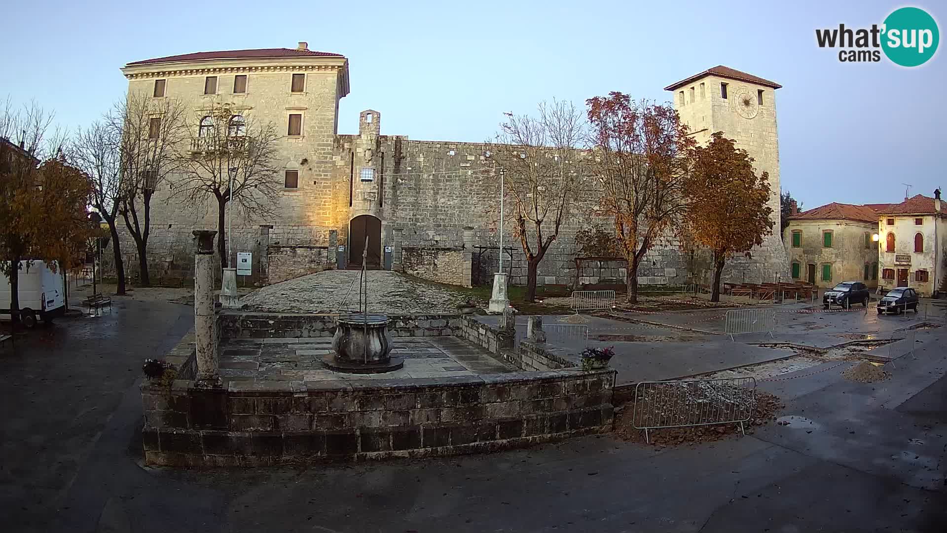 Webcam Svetvinčenat (Sanvincenti) – il castello e il pozzo – Istria – Croazia