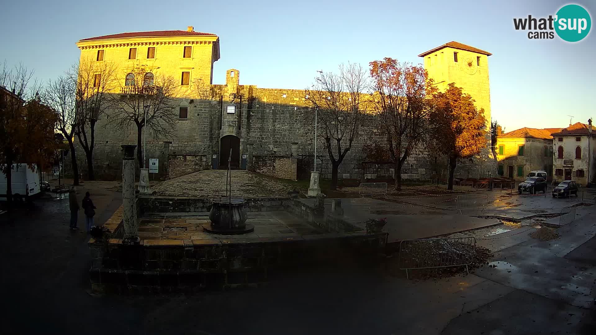 Webcam Svetvinčenat – die Burg und Brunnen – Istrien – Kroatien