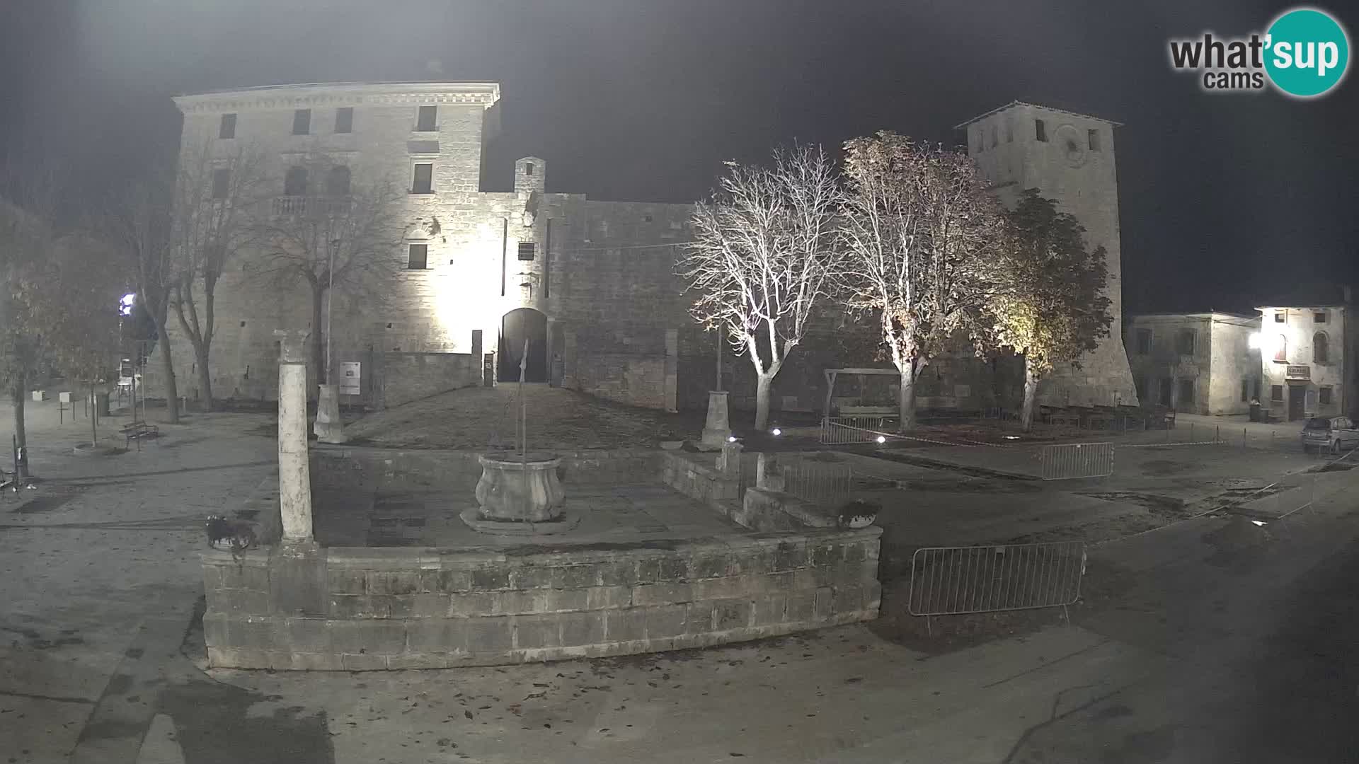 Webcam Svetvinčenat – die Burg und Brunnen – Istrien – Kroatien