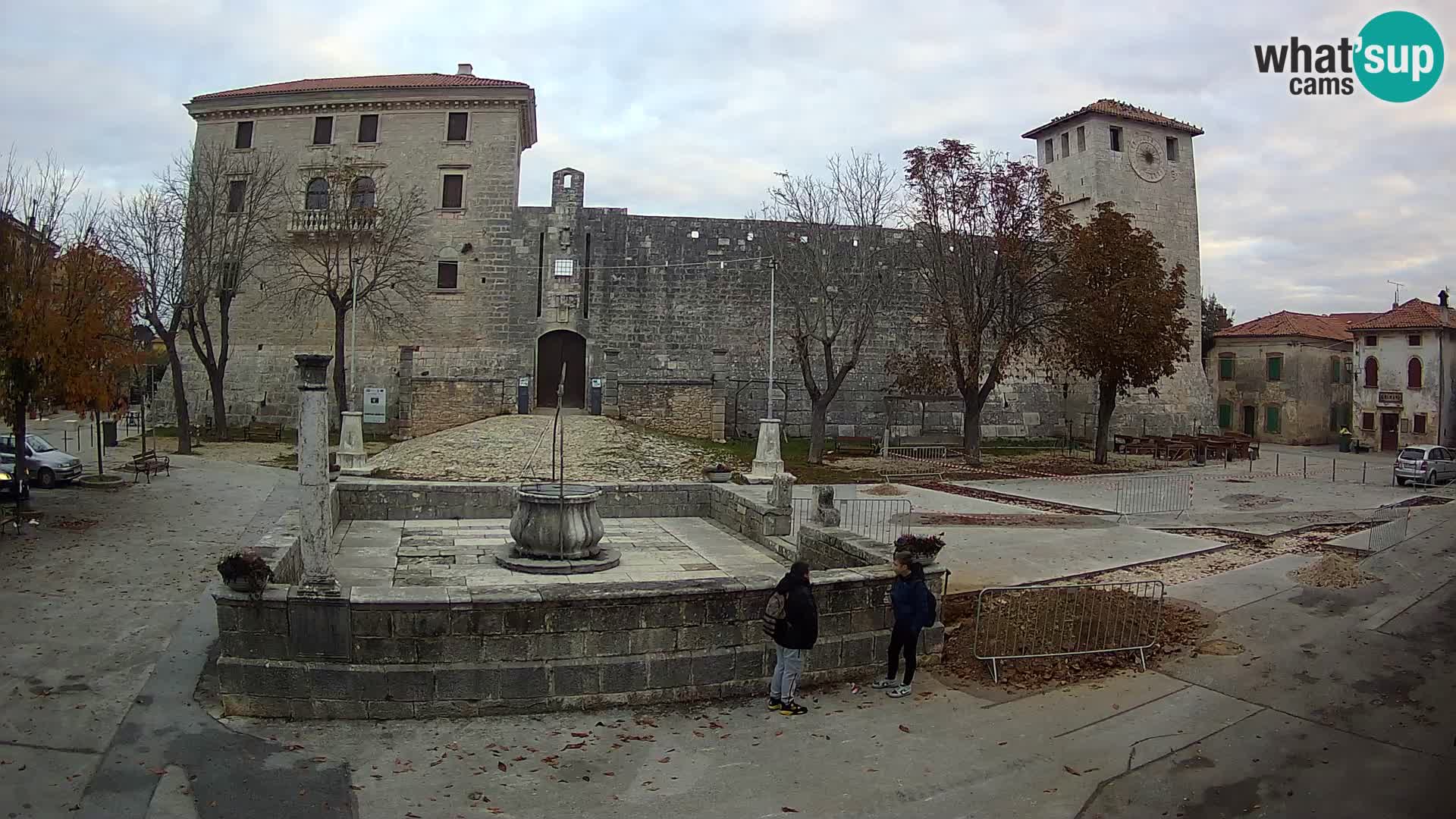 Webcam Svetvinčenat (Sanvincenti) – il castello e il pozzo – Istria – Croazia