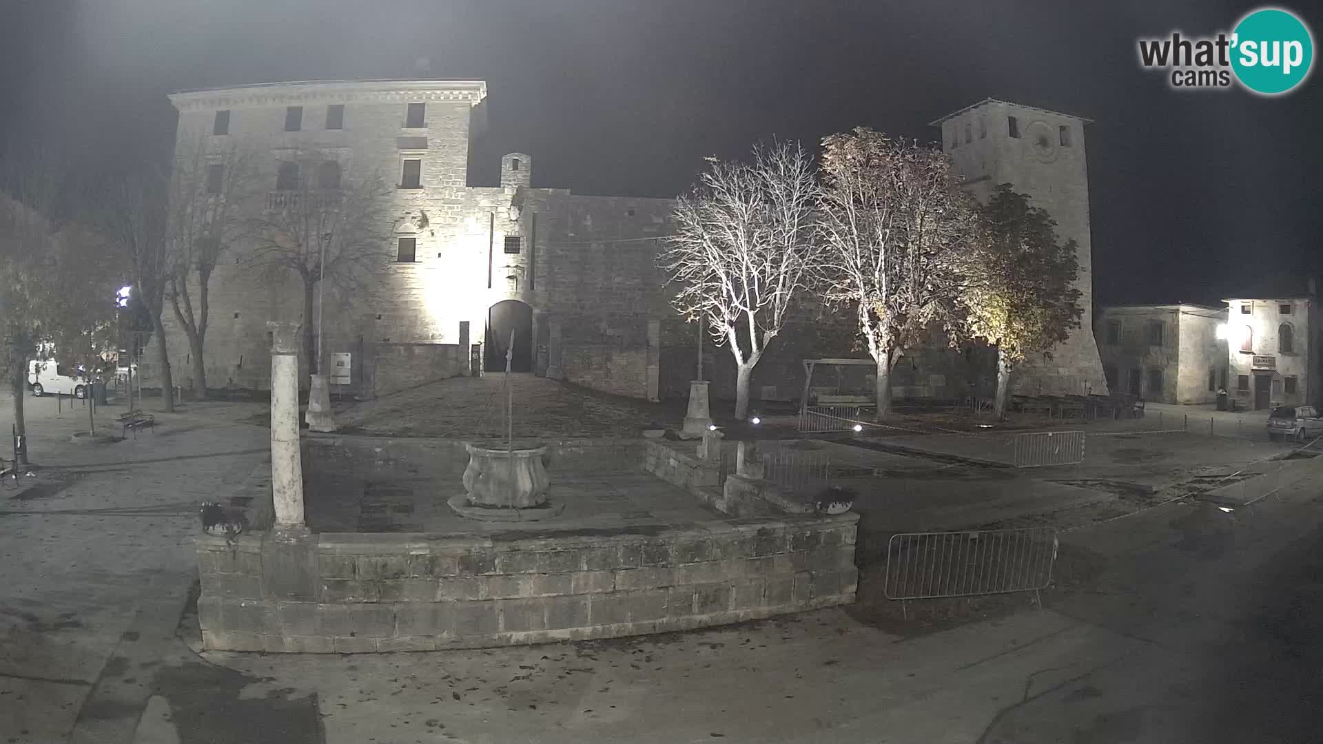 Webcam Svetvinčenat – die Burg und Brunnen – Istrien – Kroatien