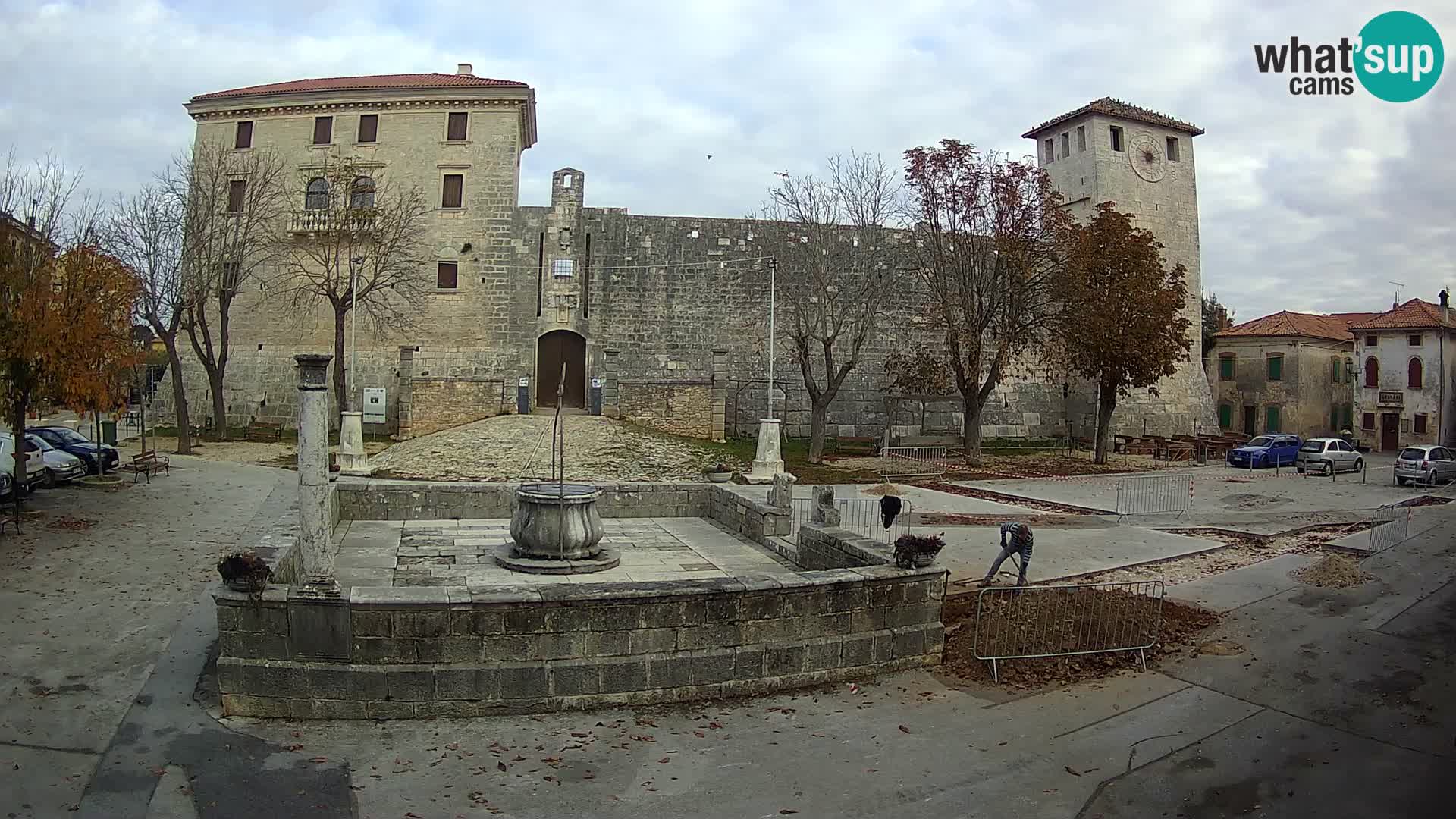 Webcam Svetvinčenat (Sanvincenti) – il castello e il pozzo – Istria – Croazia