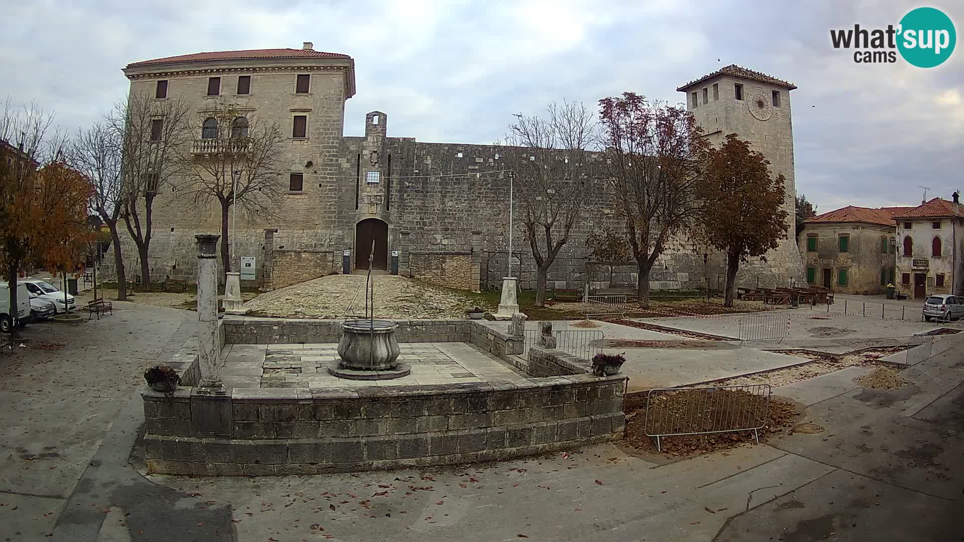 Webcam Svetvinčenat (Sanvincenti) – il castello e il pozzo – Istria – Croazia