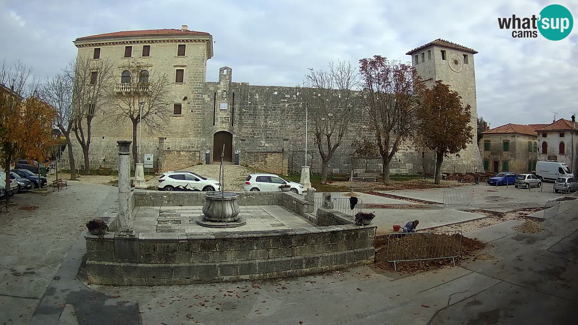 Webcam Svetvinčenat – die Burg und Brunnen – Istrien – Kroatien