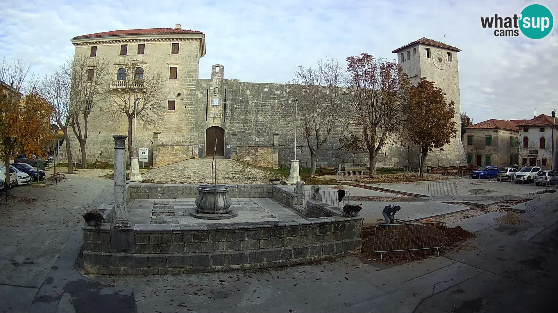 Webcam Svetvinčenat (Sanvincenti) – il castello e il pozzo – Istria – Croazia