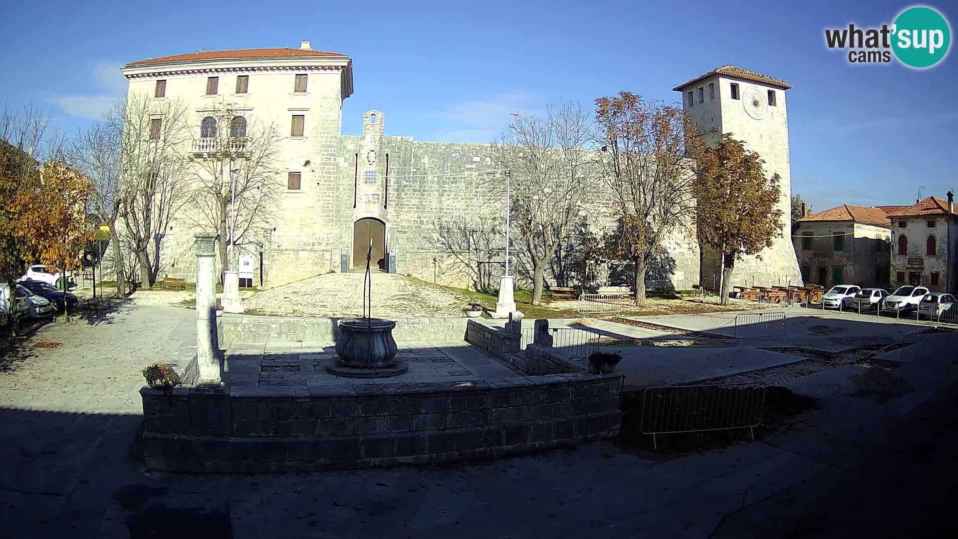 Webcam Svetvinčenat – die Burg und Brunnen – Istrien – Kroatien