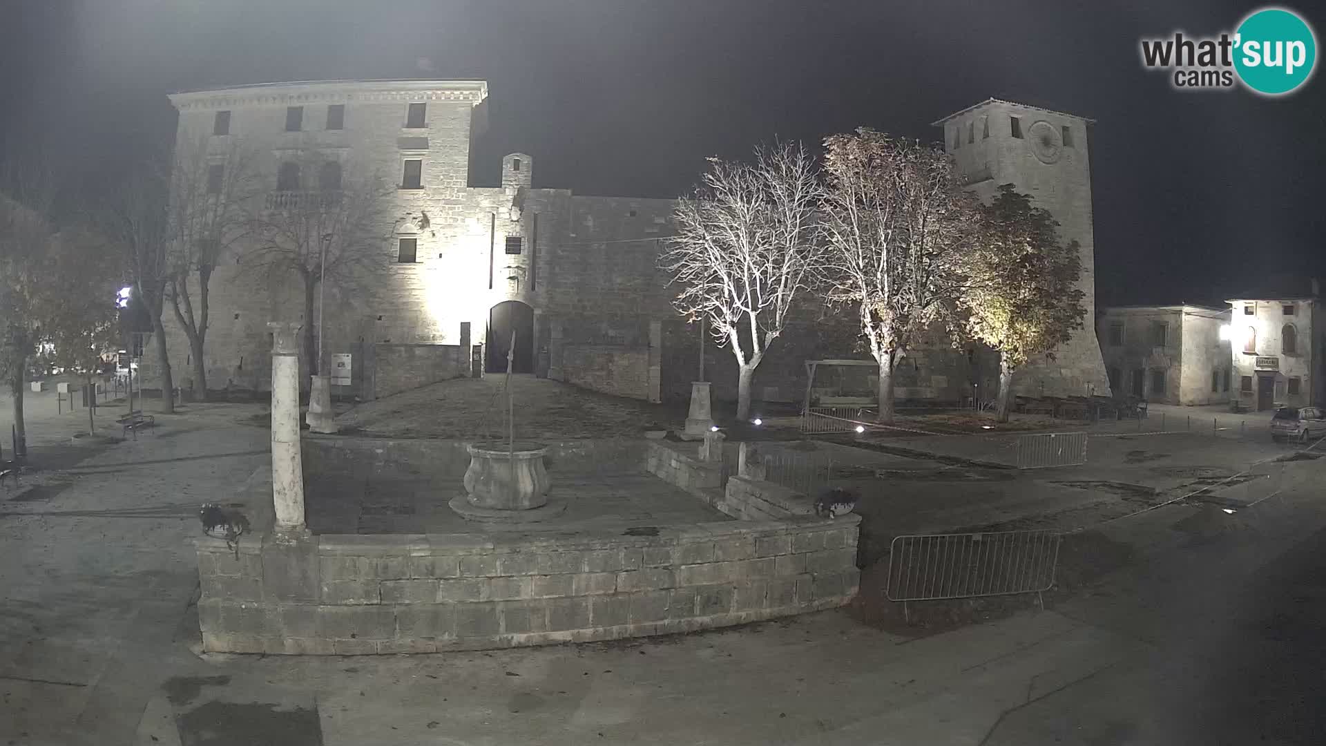 Webcam Svetvinčenat – die Burg und Brunnen – Istrien – Kroatien