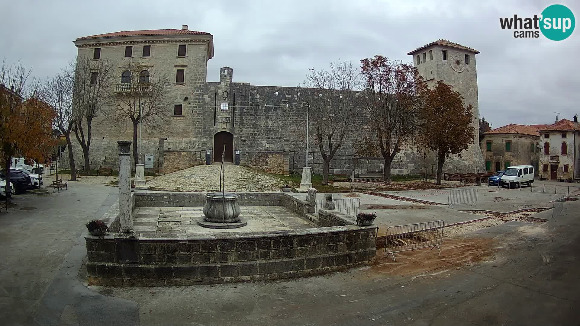 Webcam Svetvinčenat – el castillo y el pozo – Istria – Croacia