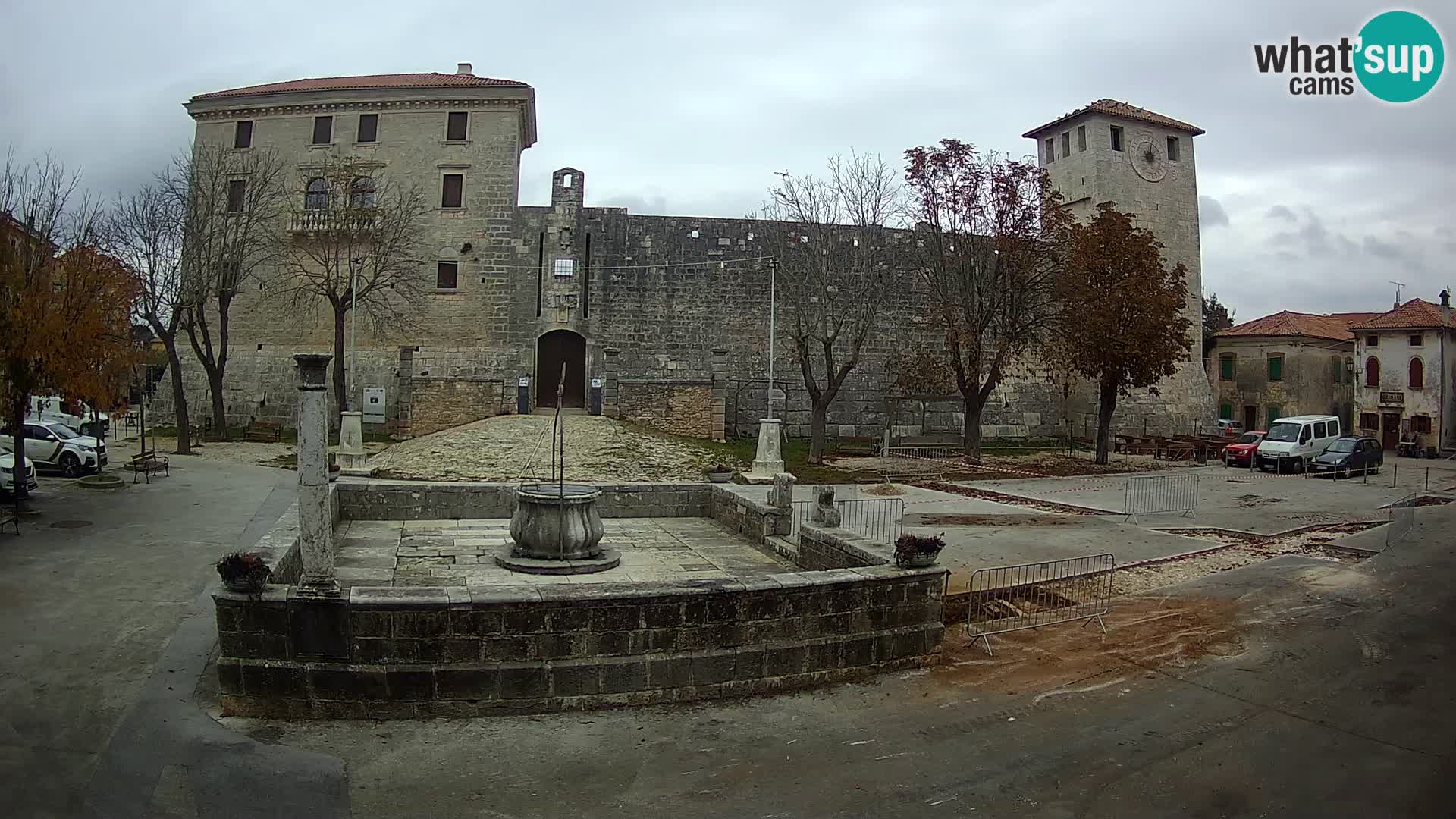 Webcam Svetvinčenat (Sanvincenti) – il castello e il pozzo – Istria – Croazia