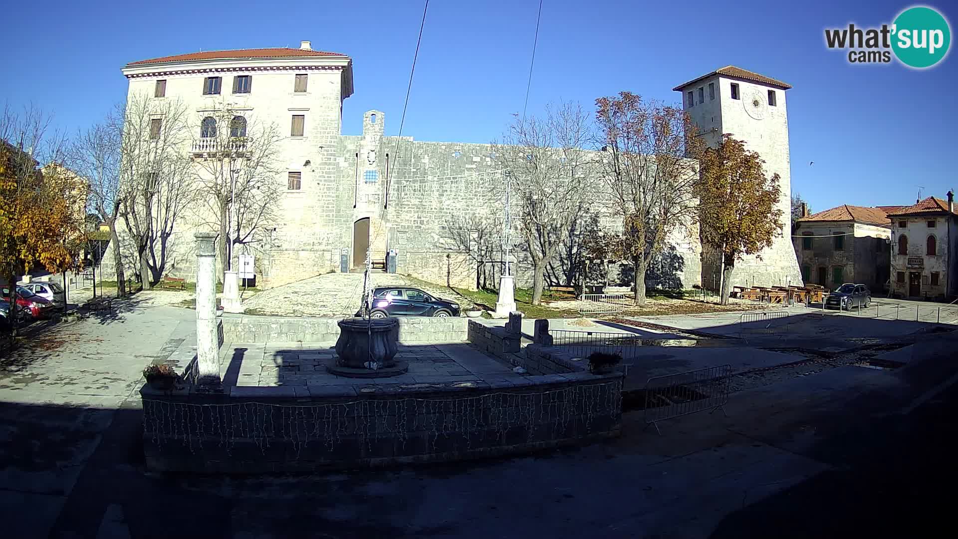 Webcam Svetvinčenat – die Burg und Brunnen – Istrien – Kroatien