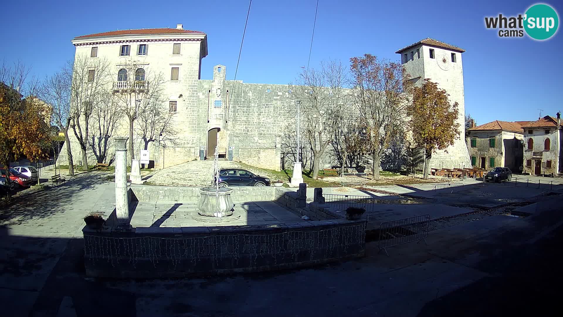 Webcam Svetvinčenat – die Burg und Brunnen – Istrien – Kroatien