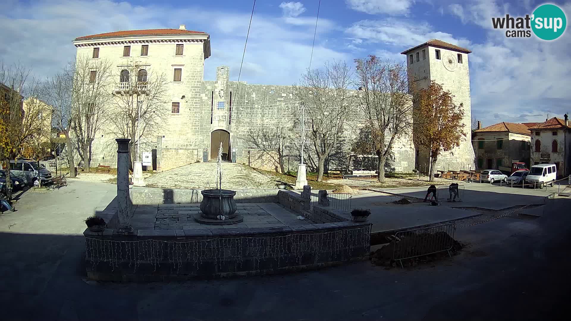 Webcam Svetvinčenat – die Burg und Brunnen – Istrien – Kroatien